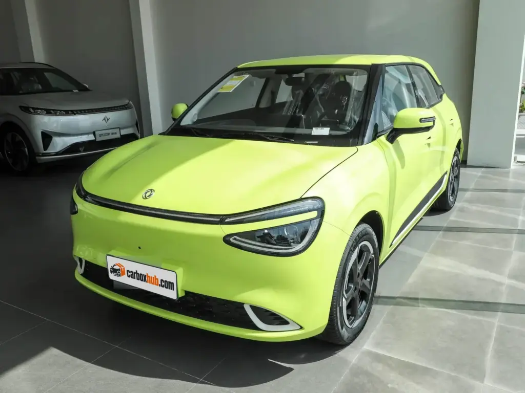 2026 Dongfeng Yipai Nano 01 430 Plus Smart+ – vista frontal de tres cuartos