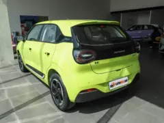 2026 Dongfeng Yipai Nano 01 430 Plus Smart+ – vista trasera de tres cuartos