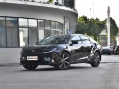 2025 Toyota bZ5 550 PRO – vista frontal de tres cuartos