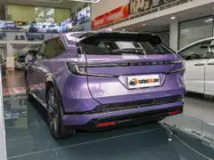 2025 GAC Honda P7 RWD Long Range Pro – vista trasera de tres cuartos