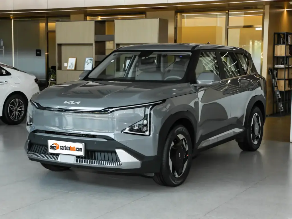 2025 Kia EV5 530 Air – vista frontal de tres cuartos