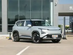 2025 Kia EV5 720 Wave – vista frontal de tres cuartos, lado del conductor