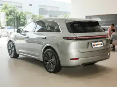 2025 Li Auto L7 Pro – vista trasera de tres cuartos