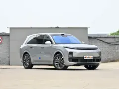2025 Li Auto L8 Max – vista frontal de tres cuartos, lado del conductor