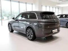 2025 Li Auto L8 Pro – vista trasera de tres cuartos