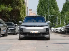 2025 Li Auto L8 Ultra – vista frontal