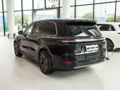 2025 Li Auto L9 Pro – vista trasera de tres cuartos