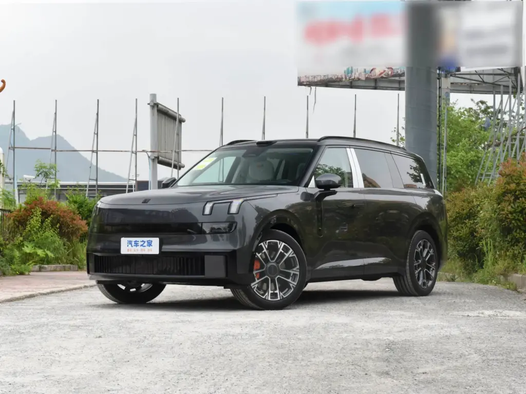 Lynk & Co 900 2025 Model Year 1.5T Ultra 6-Seater