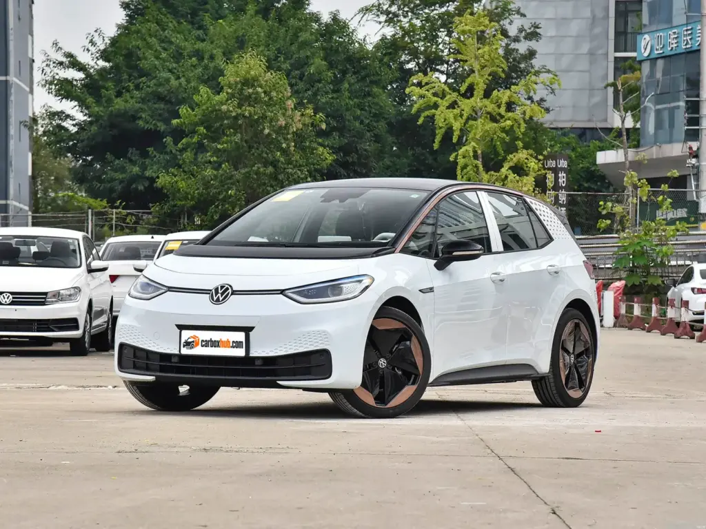 2021 Volkswagen ID.3 1st Edition – vista frontal de tres cuartos