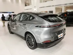 2025 Xpeng G6 725 Ultra Long Range Max – vista trasera de tres cuartos