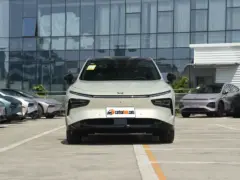 2025 Xpeng G7 602 Long Range Max – vista frontal