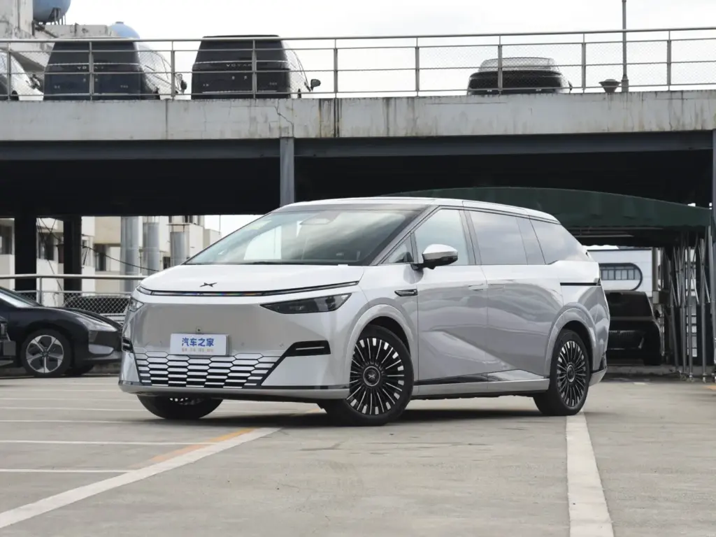 Xpeng X9 2025 Model Year, All-Electric, 702 AWD High-Performance Max
