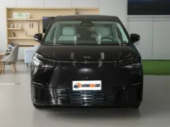 2025 Xpeng X9 – vista frontal