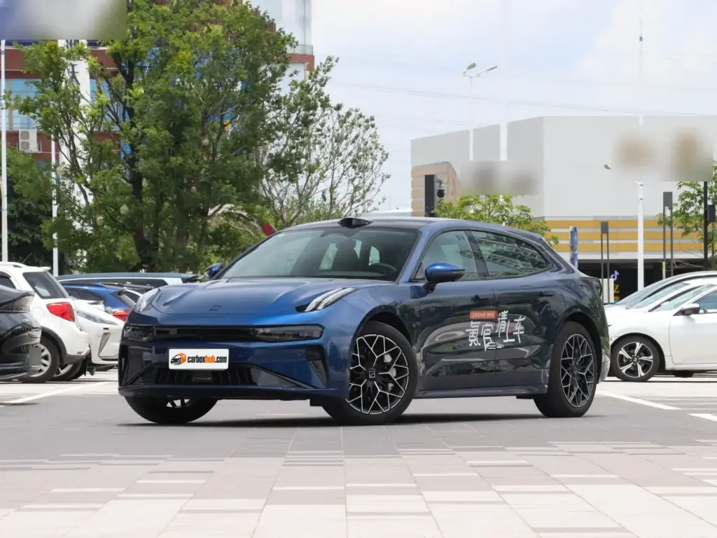 2024 Zeekr 001 WE 100kWh RWD – vista frontal de tres cuartos