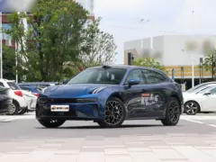 2024 Zeekr 001 WE 100kWh RWD – vista frontal de tres cuartos